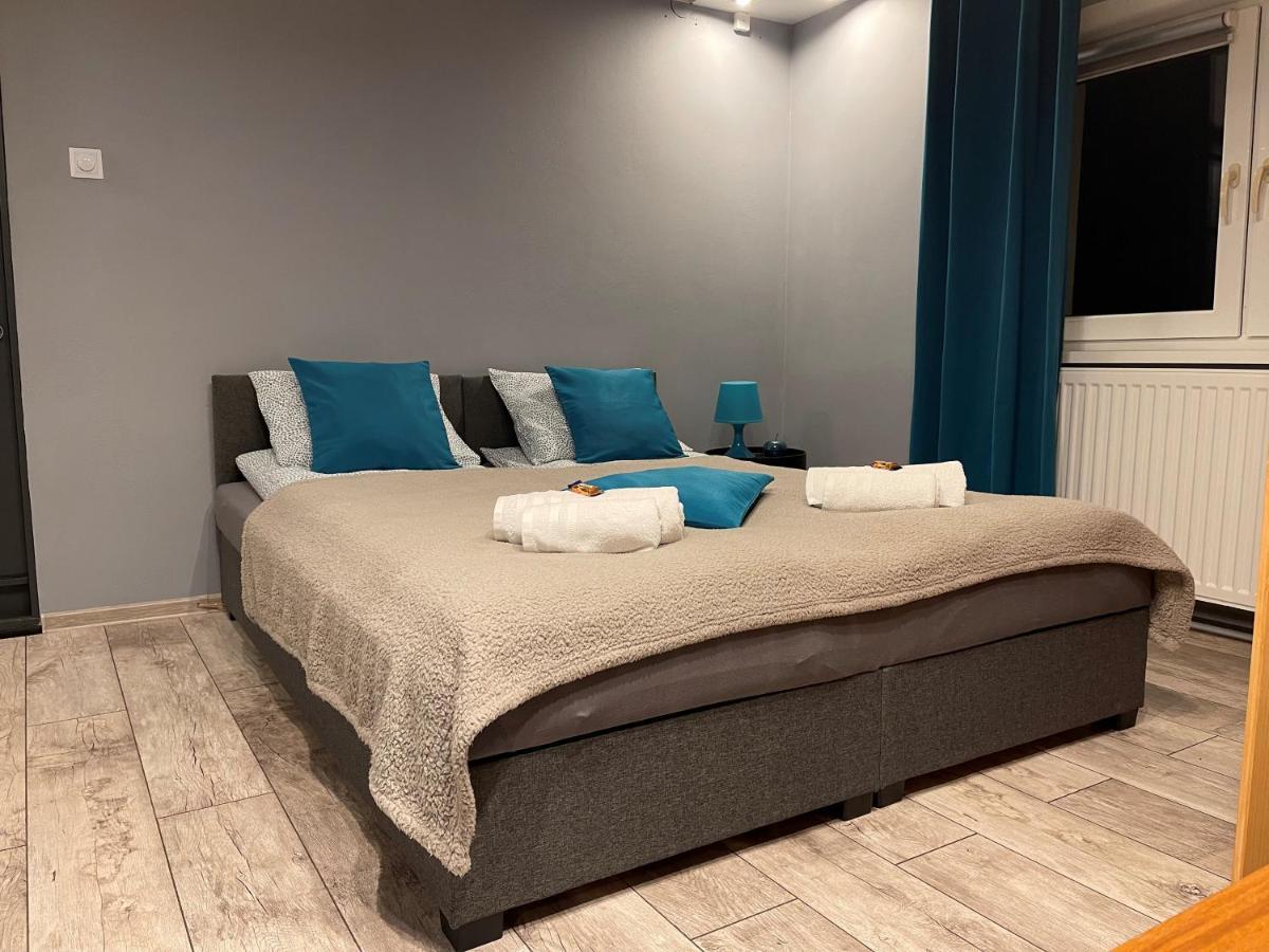 Apartamenty Pod Uwalonym Debem Jezow Sudecki Ngoại thất bức ảnh
