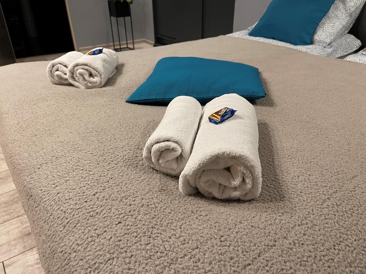 Apartamenty Pod Uwalonym Debem Jezow Sudecki Ngoại thất bức ảnh