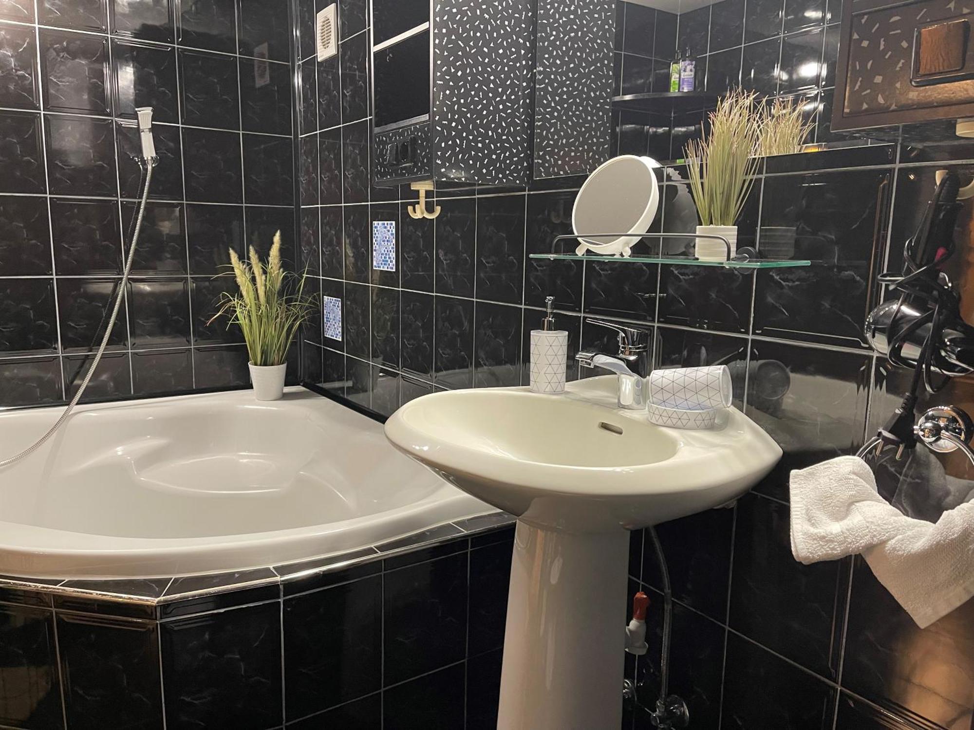 Apartamenty Pod Uwalonym Debem Jezow Sudecki Ngoại thất bức ảnh