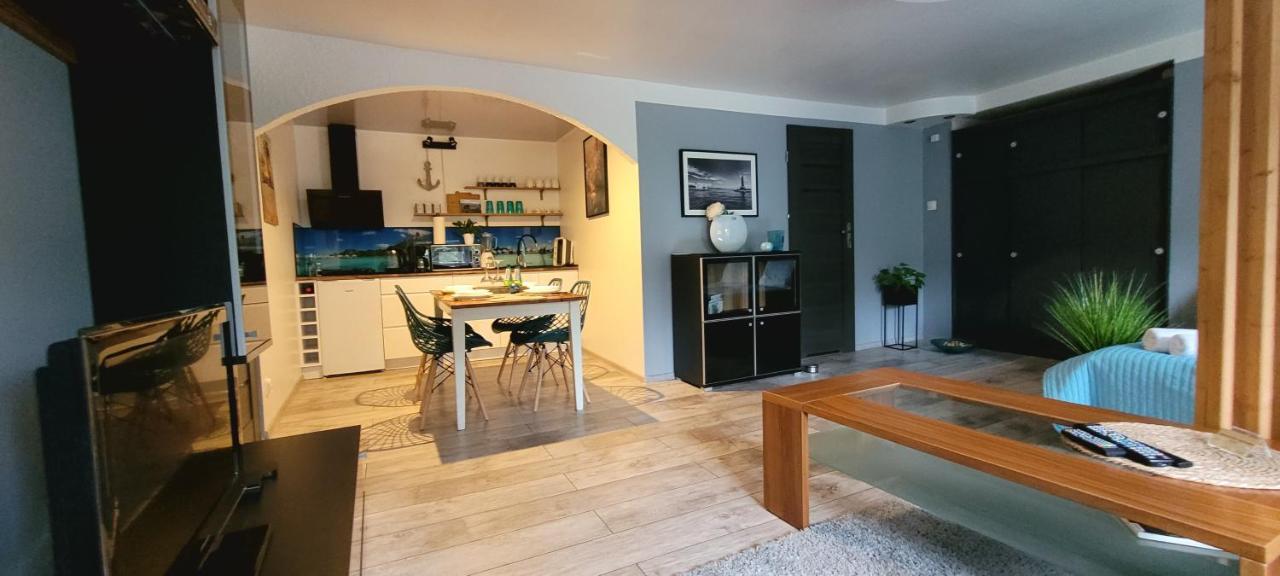 Apartamenty Pod Uwalonym Debem Jezow Sudecki Ngoại thất bức ảnh