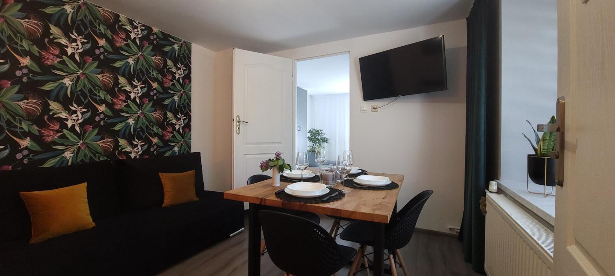 Apartamenty Pod Uwalonym Debem Jezow Sudecki Ngoại thất bức ảnh